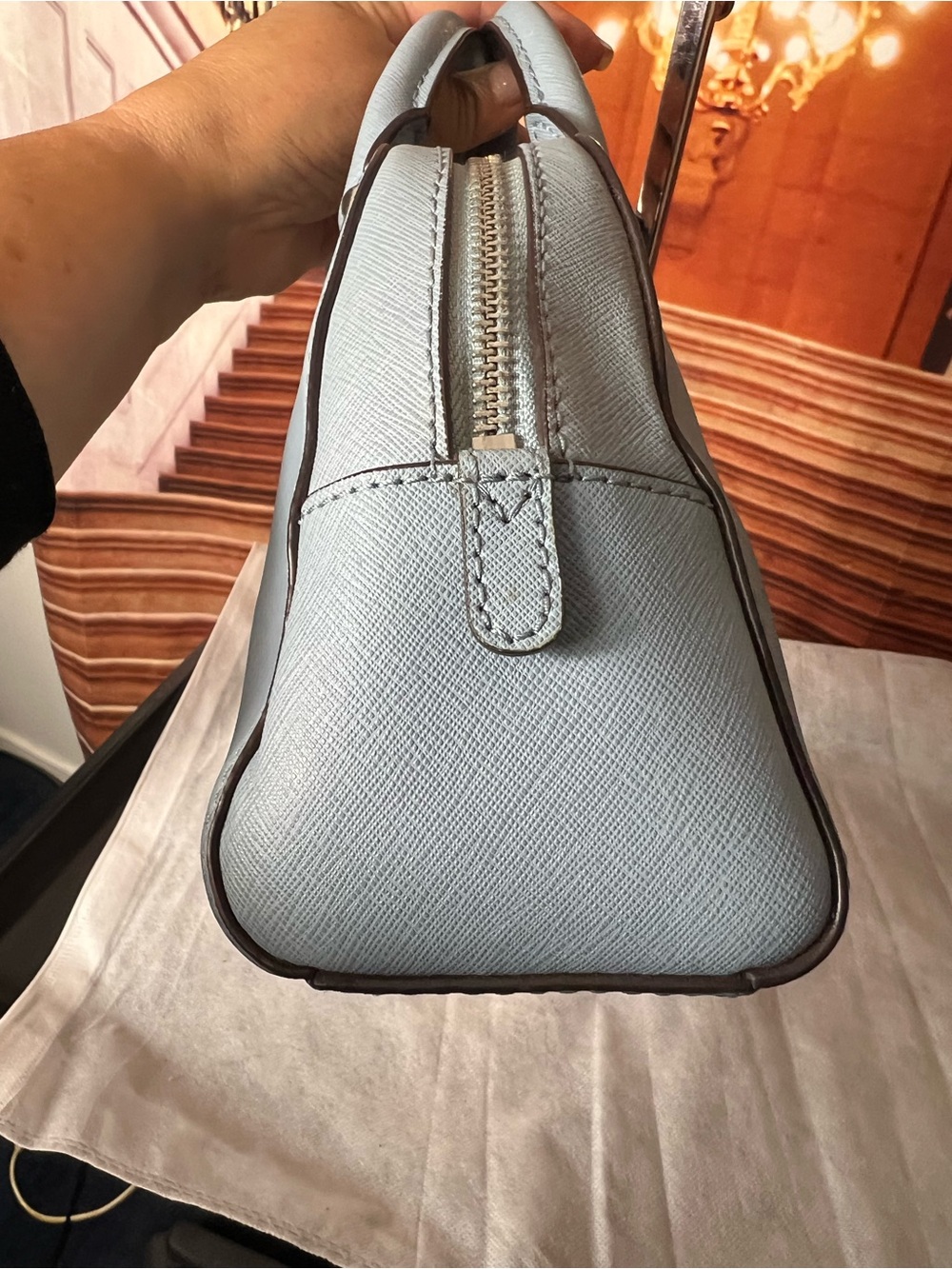 Michael Kors Savannah small satchel is crafted from baby blue saffiano leather - Picture 8 of 17